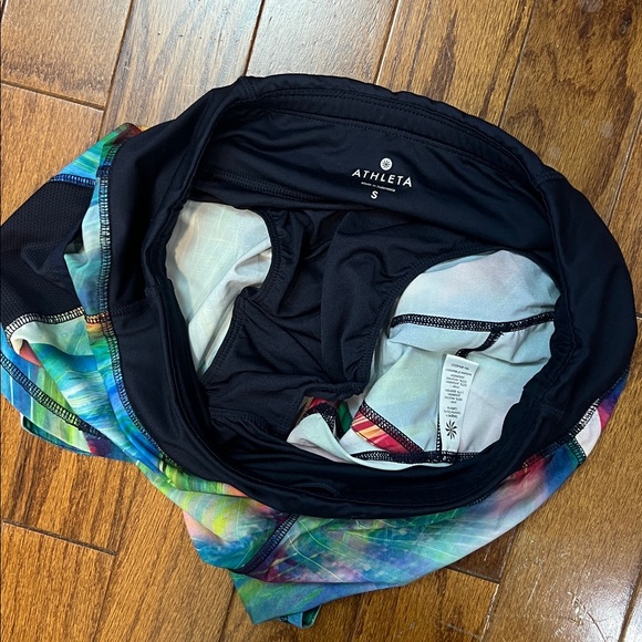 Athleta Small Short - Picture 3 of 3